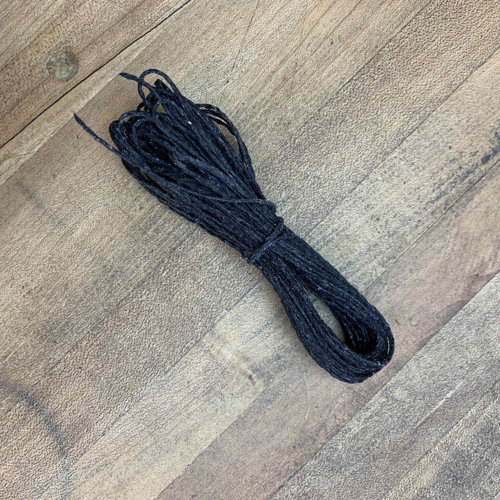 Walnut Studiolo Parts Waxed Thread Black